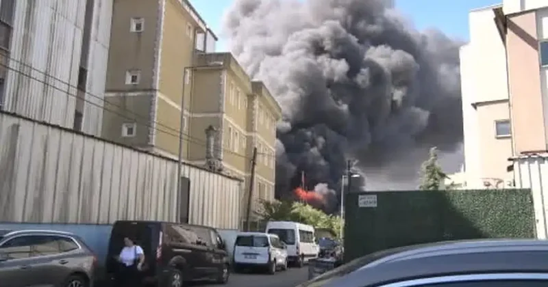 Tuzla Deri Sanayi Bölgesi nde fabrikada büyük yangın: Ekipler seferber oldu