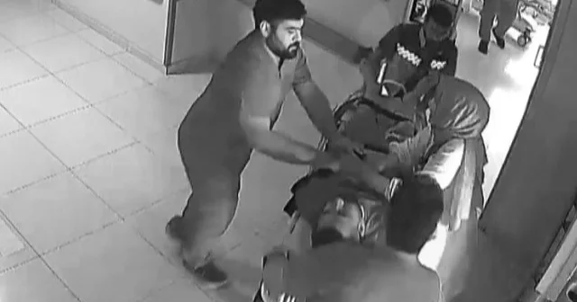 Kalbi iki kez duran hasta, kendisini hayata döndüren doktoruna çiçekle teşekkür etti Kalp krizi geçirerek acile başvuran hastaya doktor kalp masajı ile hayata döndürdü Kahramanmaraş Haberleri Habertürk Yerel Haberler