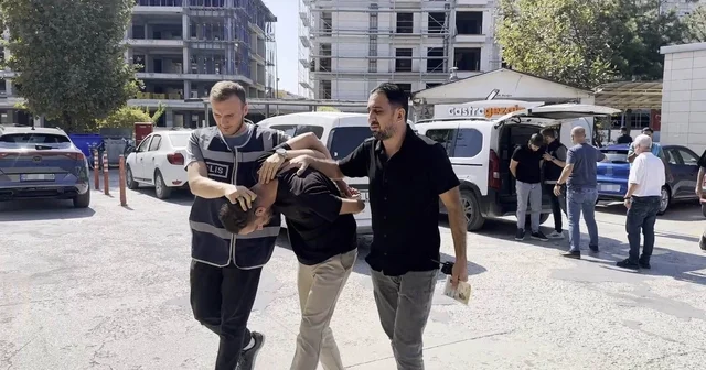 Polis kılığında yaşlı kadını dolandıran 2 şüpheli tutuklandı Banka görevlisinin dikkati sayesinde yakayı ele verdiler Bursa Haberleri Habertürk Yerel Haberler