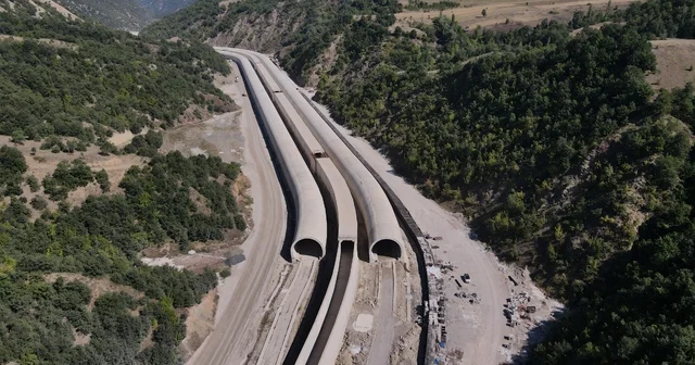 Karadeniz i Akdeniz e bağlayan dev projede 49 kilometrelik yolun en zorlu tüneli tamamlandı Tokat Haberleri Habertürk Yerel Haberler