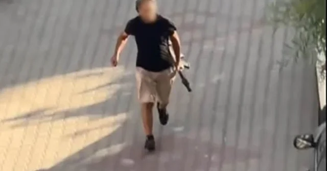 Kapısına pompalı tüfekle dayandı, sokakta terör estirdi İzmir Haberleri Habertürk Yerel Haberler