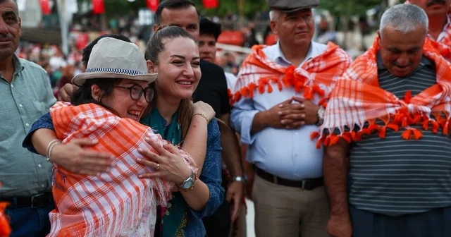 Elmalı da 12. Temsili Yörük Göçü gerçekleştirildi Yörük kızı Büşra Özdemir yörükleri yalnız bırakmadı Özdemir: Yörük kültürü bu toprakların en büyük zenginliğidir Antalya Haberleri Habertürk Yerel Haberler