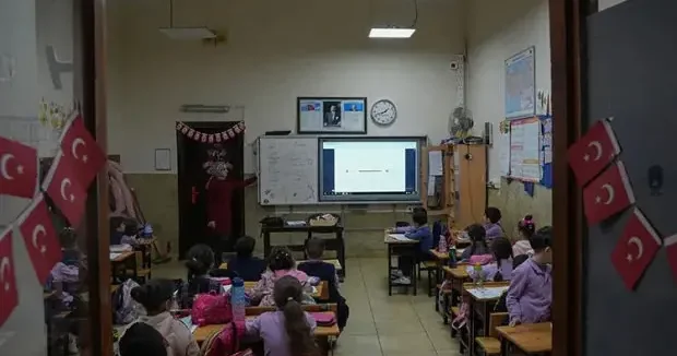 İstanbul haberleri Bağcılar da ilk ders zili heyecanı! Okul bahçeler renkleniyor 03 Eylül 2026