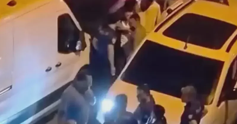 Bayrampaşa’da polisin dur ihtarına uymayan şüpheliler kaçarken kaza yaptı: 1 gözaltı