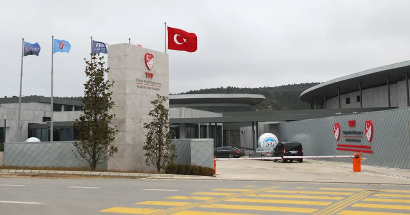PFDK dan Fenerbahçe ve Trabzonspor a para cezası!