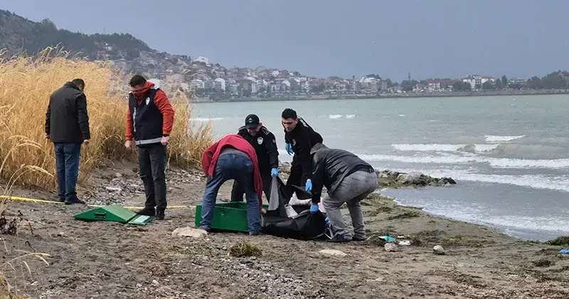 Göl kenarında erkek cesedi bulundu