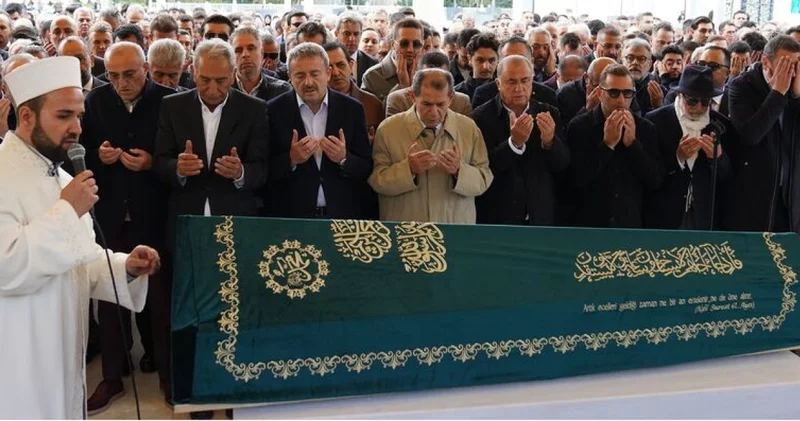 İbrahim Hatipoğlu nun babası Münir Mustafa Hatipoğlu son yolculuğuna uğurlandı