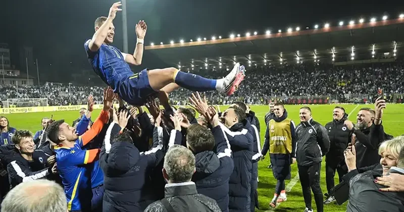 Edin Dzeko dan görkemli veda! Fenerbahçe nin eski golcüsü, Bosna Hersek ile son maçına çıktı... Fanatik Gazetesi Futbol Haberleri Spor