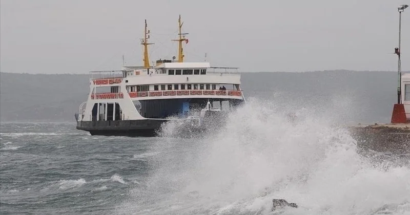 Kuzey Ege de feribot seferlerine fırtına engeli