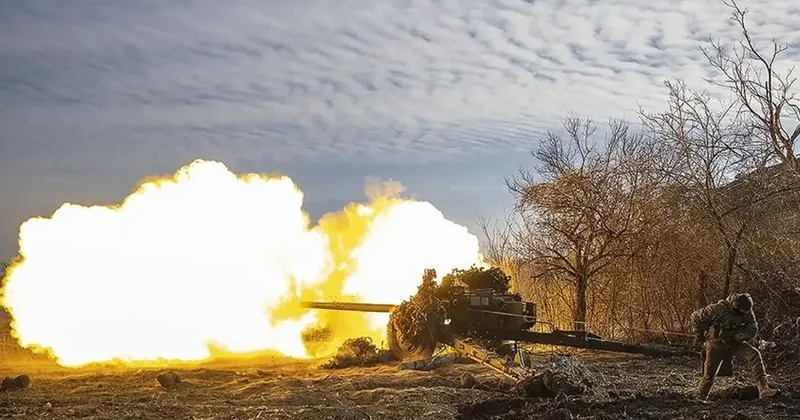 Kiev Belediye Başkanı: Rus saldırısında Dinyeper Nehri üzerindeki köprü vuruldu