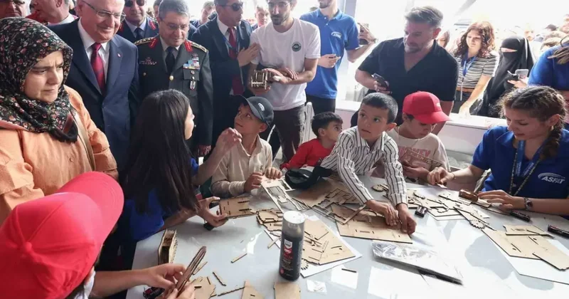 Bakan Güler ve TSK komuta kademesi TEKNOFEST Güneydoğu yu ziyaret etti