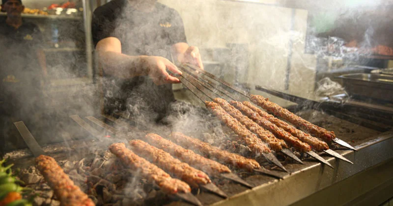 Adana da Lezzet Festivali öncesi mangallar hazırlandı