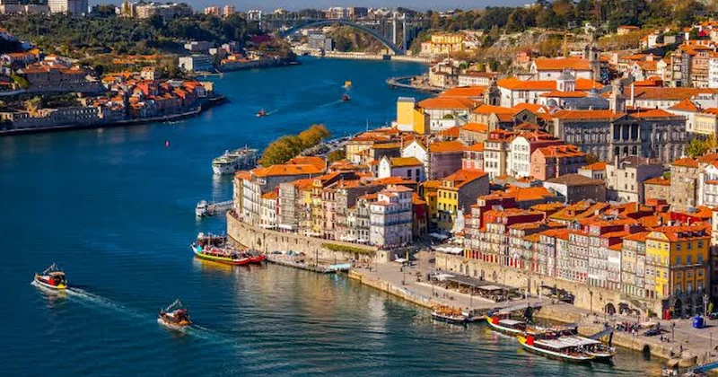 Avrupa ülkesinde hayat durdu: Okullar kapandı, yüzlerce uçuş iptal edildi Sözcü Gazetesi