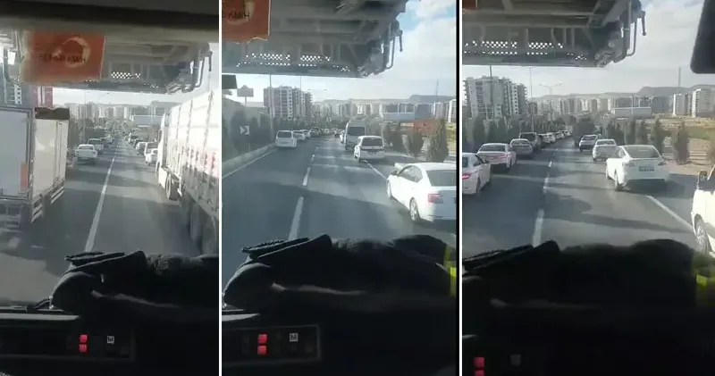 Mardin’de sürücüler, itfaiye aracına ‘fermuar yöntemiyle’ yol verdi