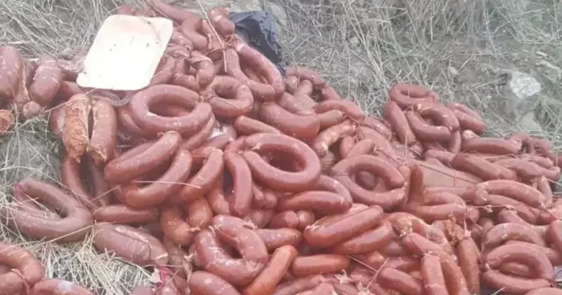 Ankara’da yüzlerce kilo et ürünü kimliği belirsiz kişiler tarafından boş araziye atıldı Gündem Haberleri
