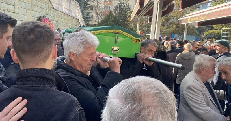 Burcu Özberk in dedesi Cumhuriyet Yıldızlar son yolculuğuna uğurlandı