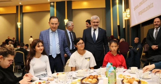 Yalova da özel eğitim ailesi kahvaltıda buluştu Yalova Haberleri