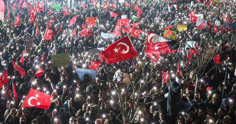 CHP den kurultay sonrası ilk miting! Millet İradesine Sahip Çıkıyor Mitingleri nde adres Güngören
