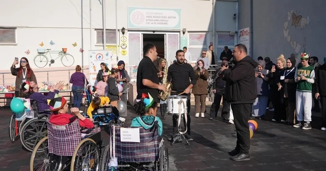 Okul bahçesi şenlik alanına döndü Özel çocuklar eğlenceli bir gün geçirdi Düzce Haberleri