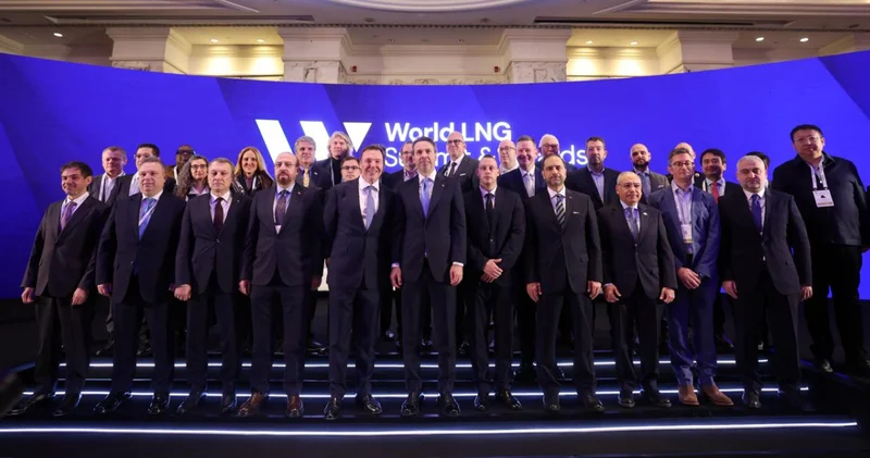 Bakan Bayraktar dan Avrupa ya LNG çağrısı Enerji Haberleri