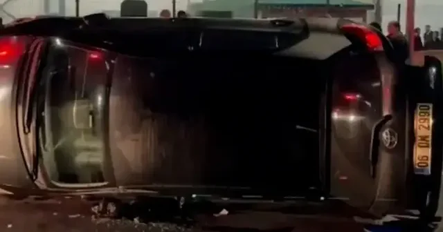 Tekirdağ’da alkollü sürücü ortalığı birbirine kattı: Park halindeki araçlara çarpıp yan yattı VİDEO İZLE