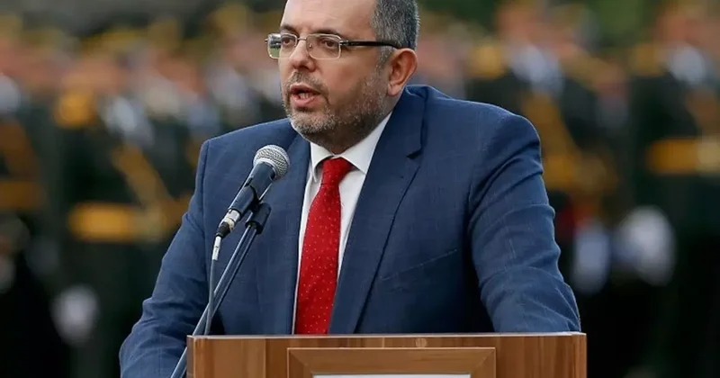 Milli Savunma Üniversitesi Rektörü Erhan Afyoncu dan Fenerbahçe ye transfer önerisi: 2 isim verdi