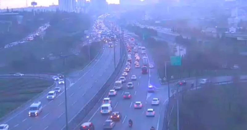 TEM de zincirleme kaza! Trafiği de vurdu! Son dakika haberleri