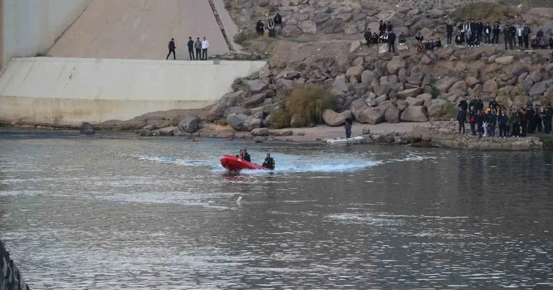 Nehre düşen terliğini almak isterken akıntıya kapılan çocuğun cansız bedeni bulundu