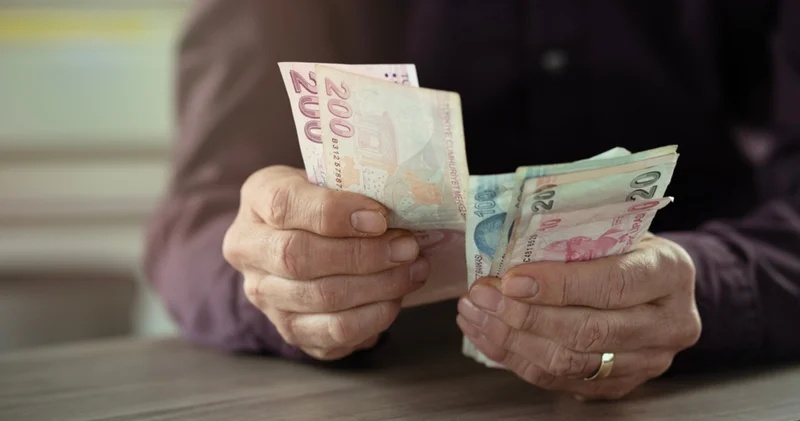 2026 Ocak memur, memur emeklisi maaş zammı ile SSK, Bağkur emekli maaş zammı yüzde kaç olacak? Memur ve emekli maaşlarına ne kadar zam gelecek?