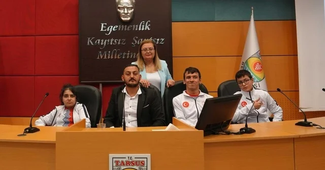 Tarsus ta serebral palsili milli yüzücü Batuhan Eruçar gençlere ilham oldu Mersin Haberleri