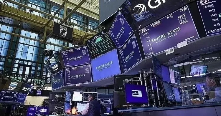 Faiz indirim umudu gümüşü zirveye taşıdı, gözler istihdamda