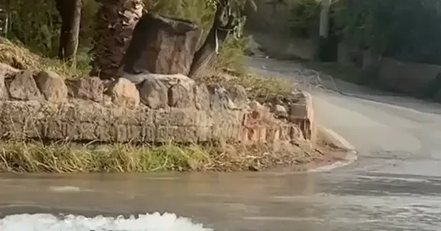 Bodrum da içme suyu isale hattı patladı VİDEO İZLE