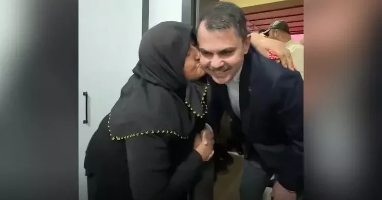 Bakan Kurum u gözyaşlarıyla karşıladı! Dünya durdukça durasınız