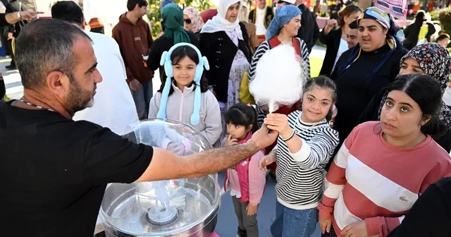 Mersin de özel gereksinimli bireyler renkli atölyelerde buluştu Mersin Haberleri
