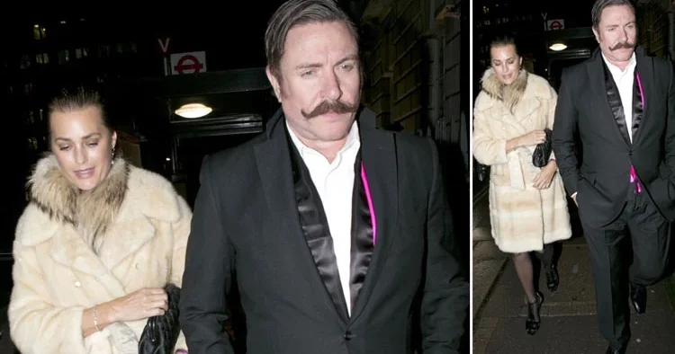 Önce fotoğrafını görüp güzelliğine vuruldu .. Sonra onu evinin ve kalbinin sultanı yaptı... 40 yıllık evli ünlü çiftin yeni torun sevinci