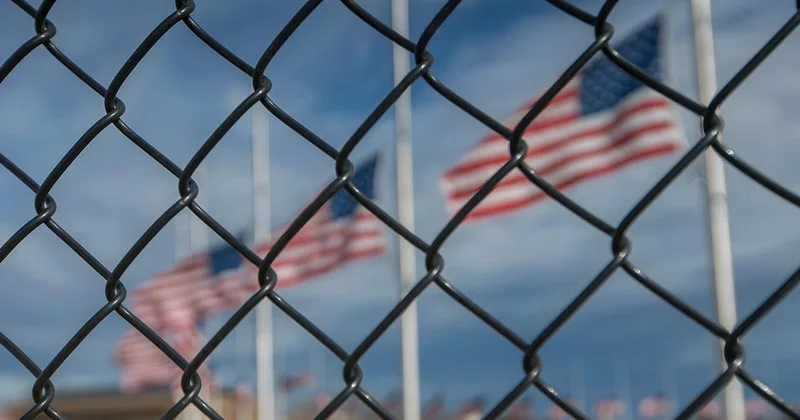 ABD, 19 ülke vatandaşlarının göçmenlik başvurularını durdurdu