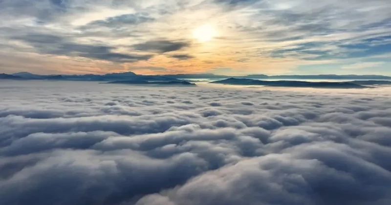 Yoğun sis masalsı görüntüler oluşturdu