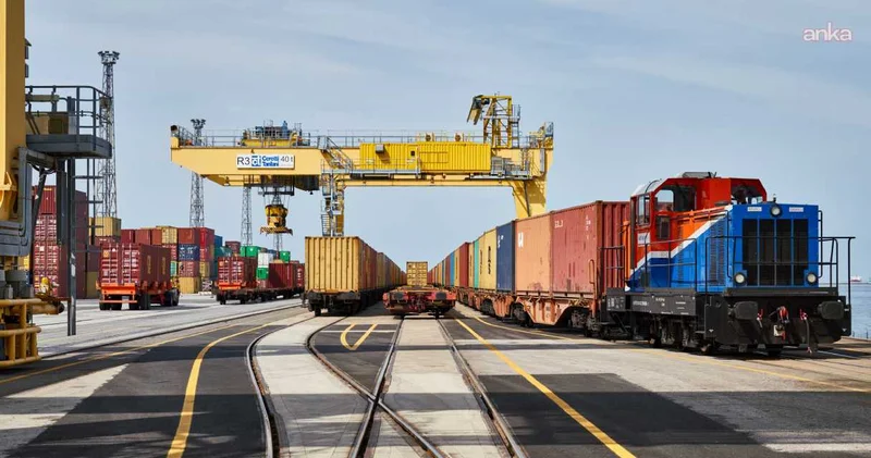 İtalyan polisi Türkiye den gelen TIR a el koydu: İçinden çıkanlar şaşkına çevirdi