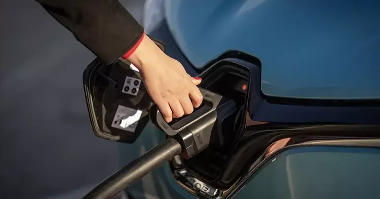 Benzinli dizel devri bitiyor! 11 ayda ikiye katlandı