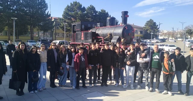 Malatyalı öğrenciler Sivas ın tarihi mekanlarını gezdi Malatya Haberleri