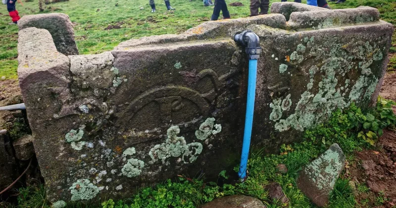 Görenler şaşkına döndü! Su oluğu diye kullanılıyordu...