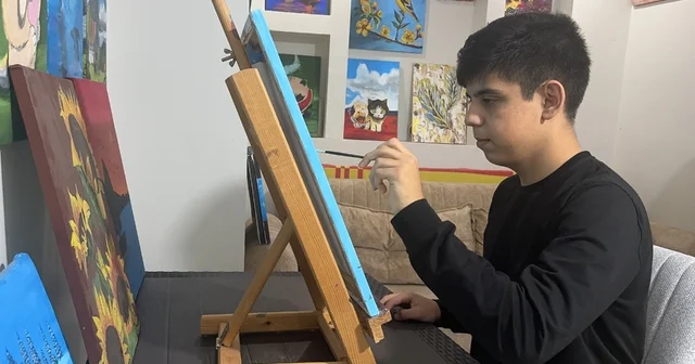 Otizmli çocuk ressam, sanatla kendi yolunu çizdi Osmaniye Haberleri