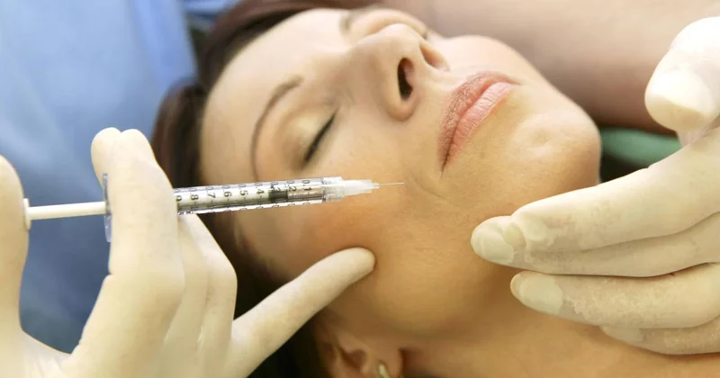 Bilim insanları, yüze dolgu yaptıranları, doku kaybı ve körlük gibi komplikasyonlar konusunda uyardı