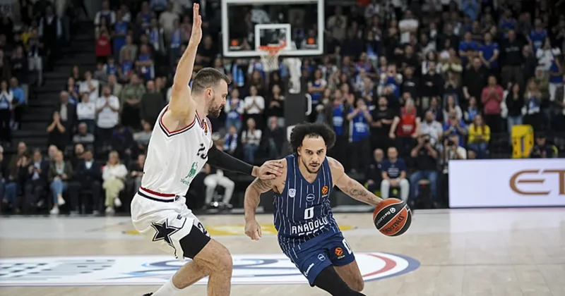 Anadolu Efes te kaptan Shane Larkin, ameliyat edildi