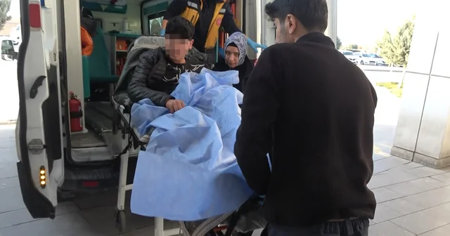 Şakalaşırken okul arkadaşını bıçakla yaraladı Aksaray Haberleri