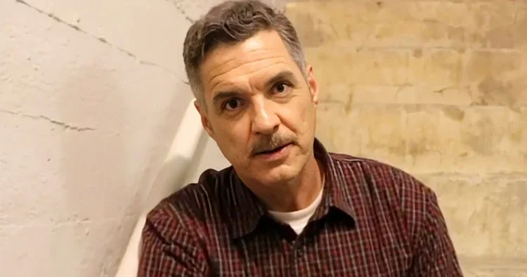 Yıllardır polisiye dizilerde oynuyordu… 65 yaşındaki usta oyuncu gerçekten polis olacak!