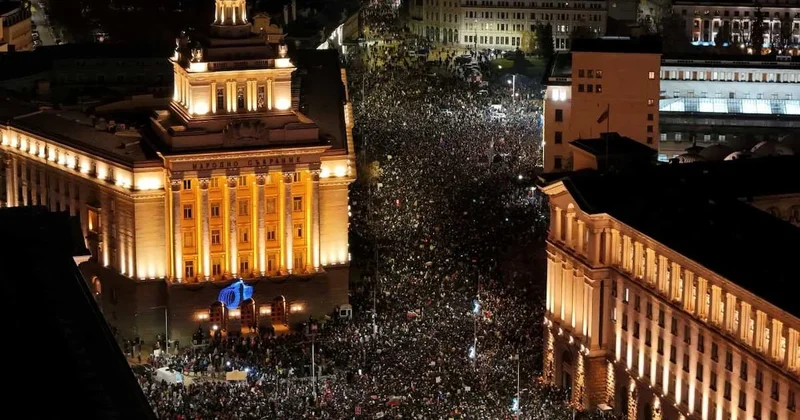 Onbinler sokağa dökülünce isyan çıkartan bütçe iptal oldu Sözcü Gazetesi