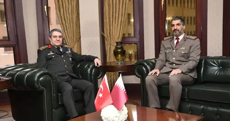 Genelkurmay Başkanı Bayraktaroğlu, Katar Kara Kuvvetleri Komutanı nı kabul etti
