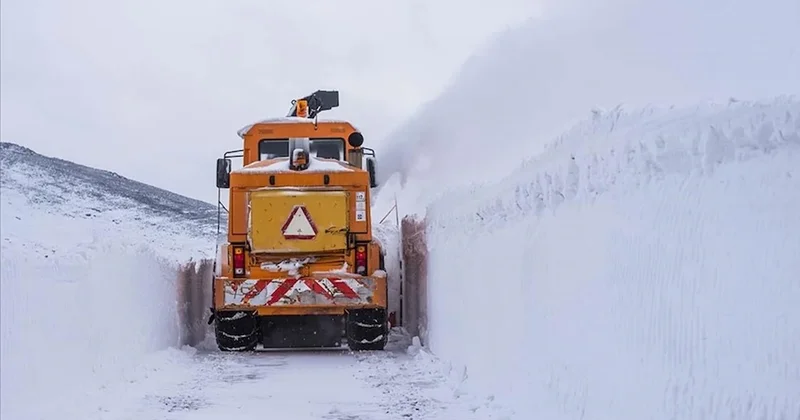 Doğu ve Güneydoğu yu kar vurdu: Birçok yerleşim yerine ulaşım sağlanamıyor Sözcü Gazetesi