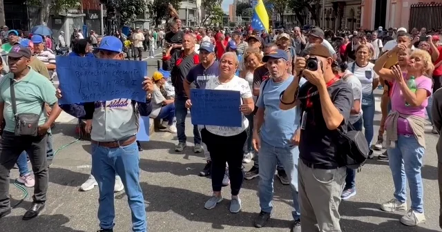 Caracas ta Maduro’ya destek gösterisi VİDEO İZLE